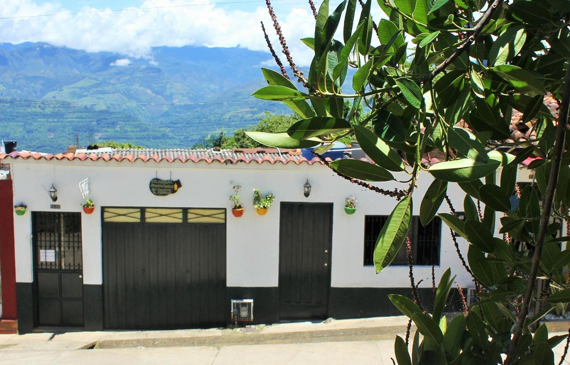 Hospedaje Los Capuchinos Socorro Eksteriør billede