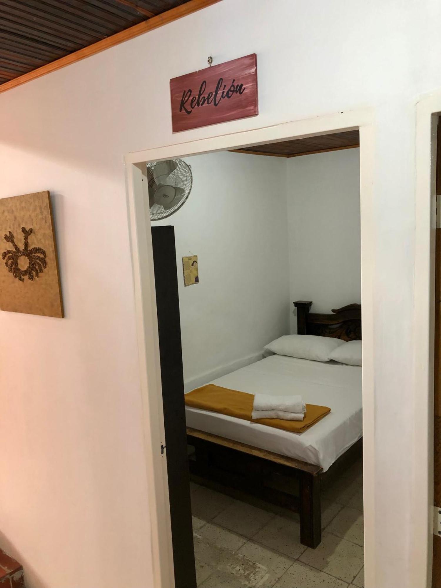 Hospedaje Los Capuchinos Socorro Eksteriør billede