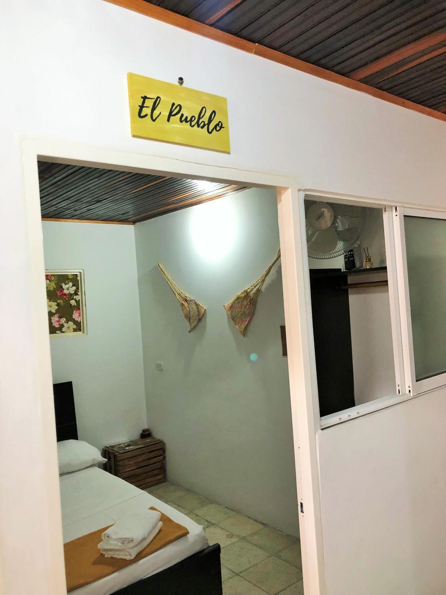 Hospedaje Los Capuchinos Socorro Eksteriør billede